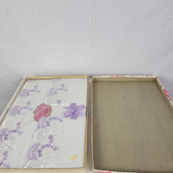 VTG Sheet Set Lilac Floral Embroidered Eyelet‎ Cotton Lady Orchid NEW Old Stock - Picture 15 of 16